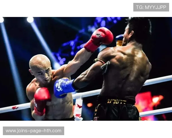 UFC拳手如狂兽怒吼：热血归来，燃爆战场的无畏之魂