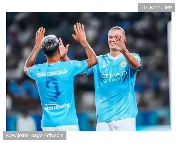 曼城中场组织核心连续妙传